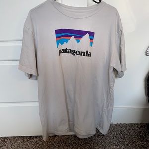 Patagonia XL tee